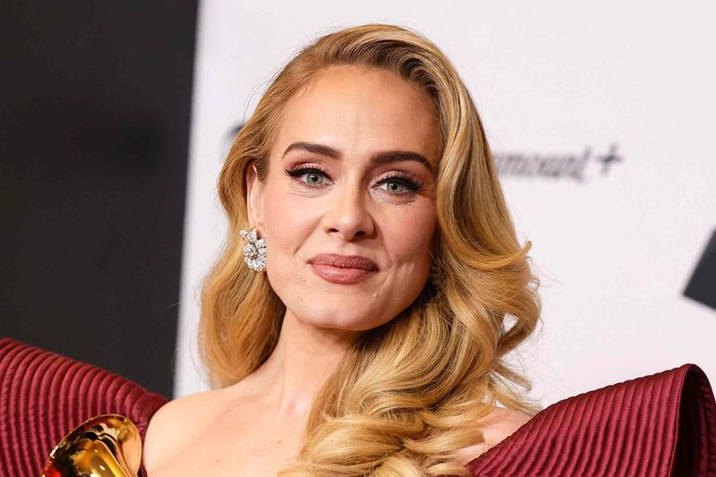 15 Iconic Pop Songs That Redefined The Music Industry 13 15 Iconic Pop Songs That Redefined the Music Industry