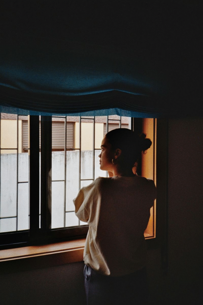 10 Subtle Signs Men Quietly Admire You From A Distance 3 10 Subtle Signs Men Quietly Admire You from a Distance