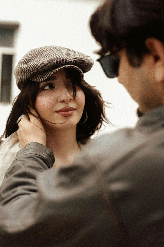 11 Subtle Clues Men Show When They’re Losing Interest 7 11 Subtle Clues Men Show When They’re Losing Interest