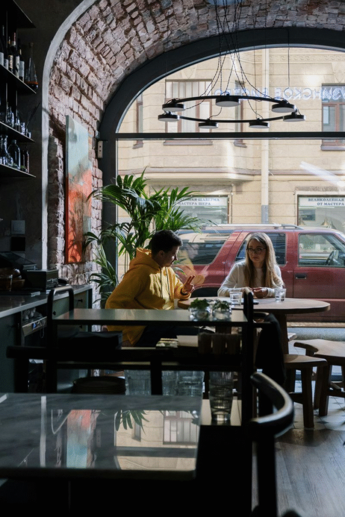 11 Subtle Clues Men Show When They’re Losing Interest 8 11 Subtle Clues Men Show When They’re Losing Interest