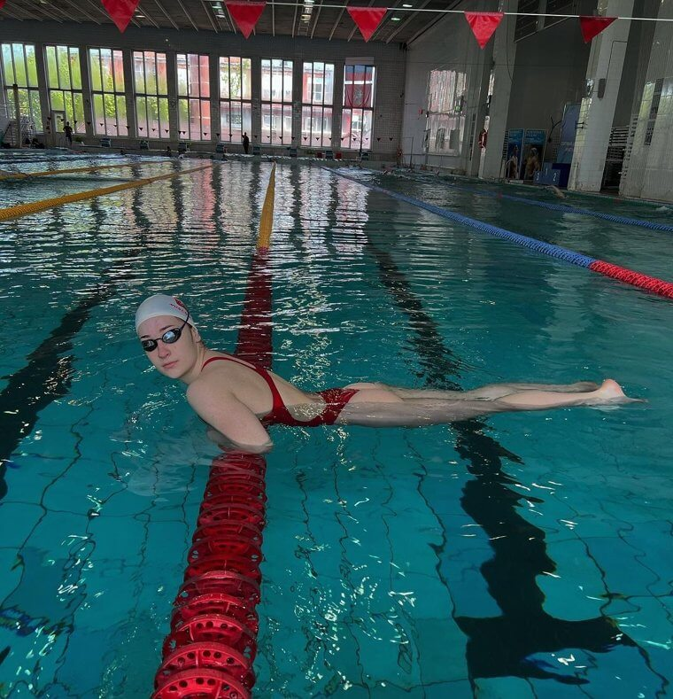 Simple Vaseline Hacks To Level Up Your Beauty Routine 4 Simple Vaseline Hacks to Level Up Your Beauty Routine